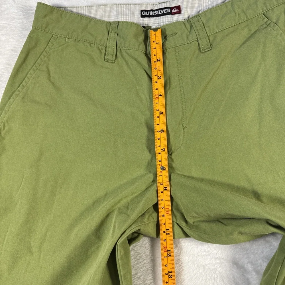Quiksilver Men's 30‎ Green Skate Surf Chino Shorts Y2K 2010 Streetwear